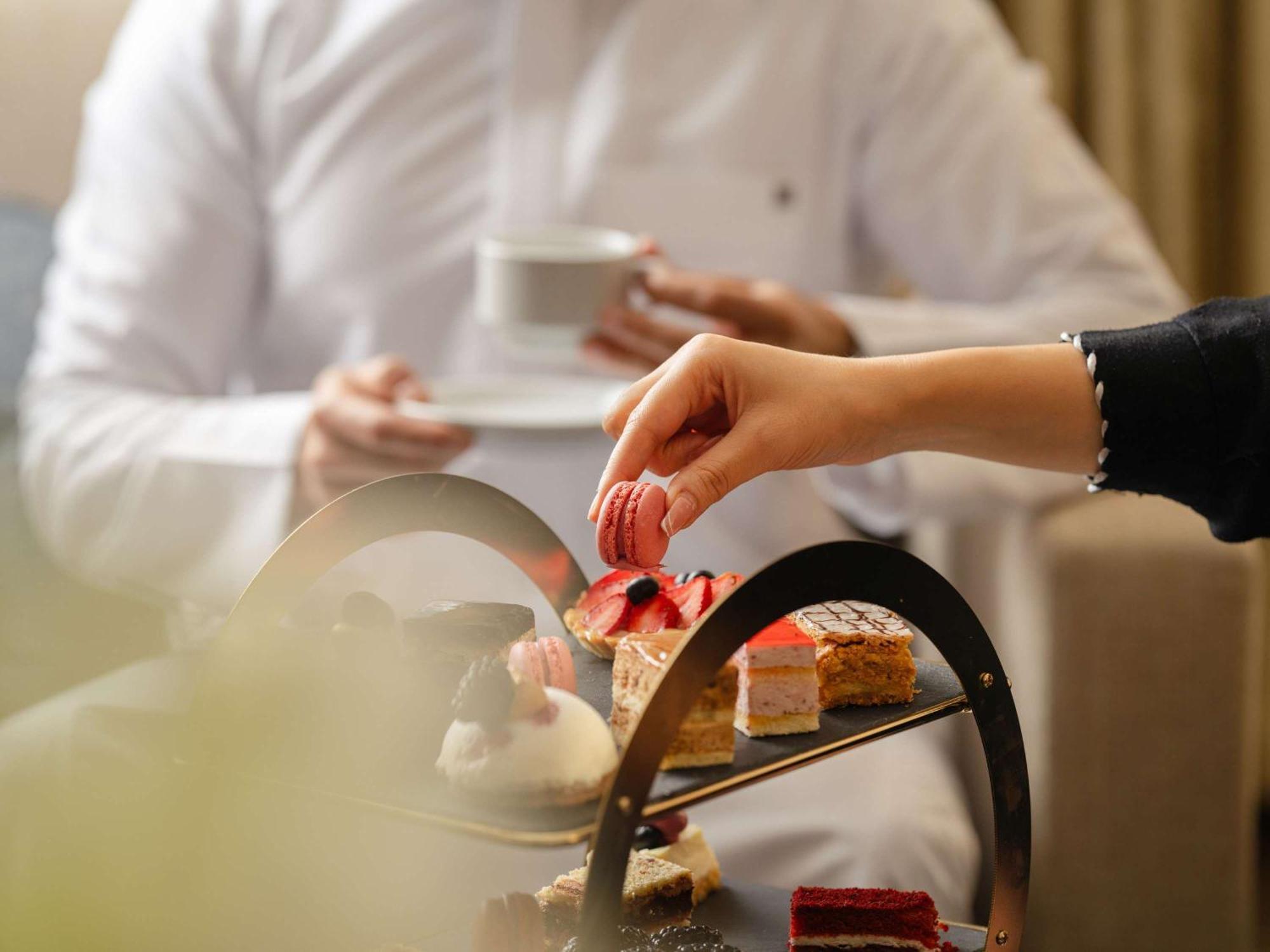 Hotel Pullman Zamzam Madina à Médine Extérieur photo Afternoon tea at the Ritz
